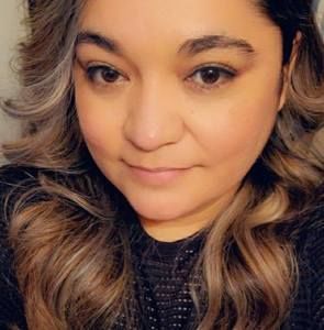 Meet your Posher, Claudia